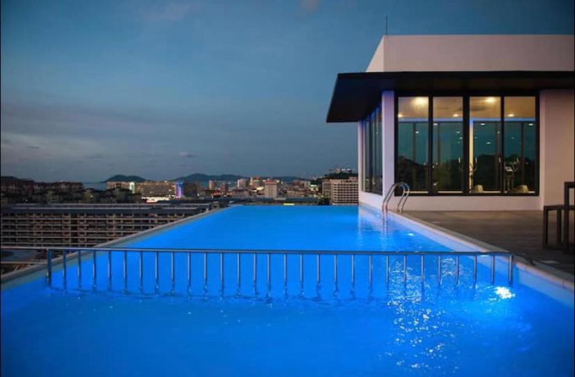 Sky Suite Top Floor With Rooftop Pool & Gym Kota Kinabalu Exterior foto